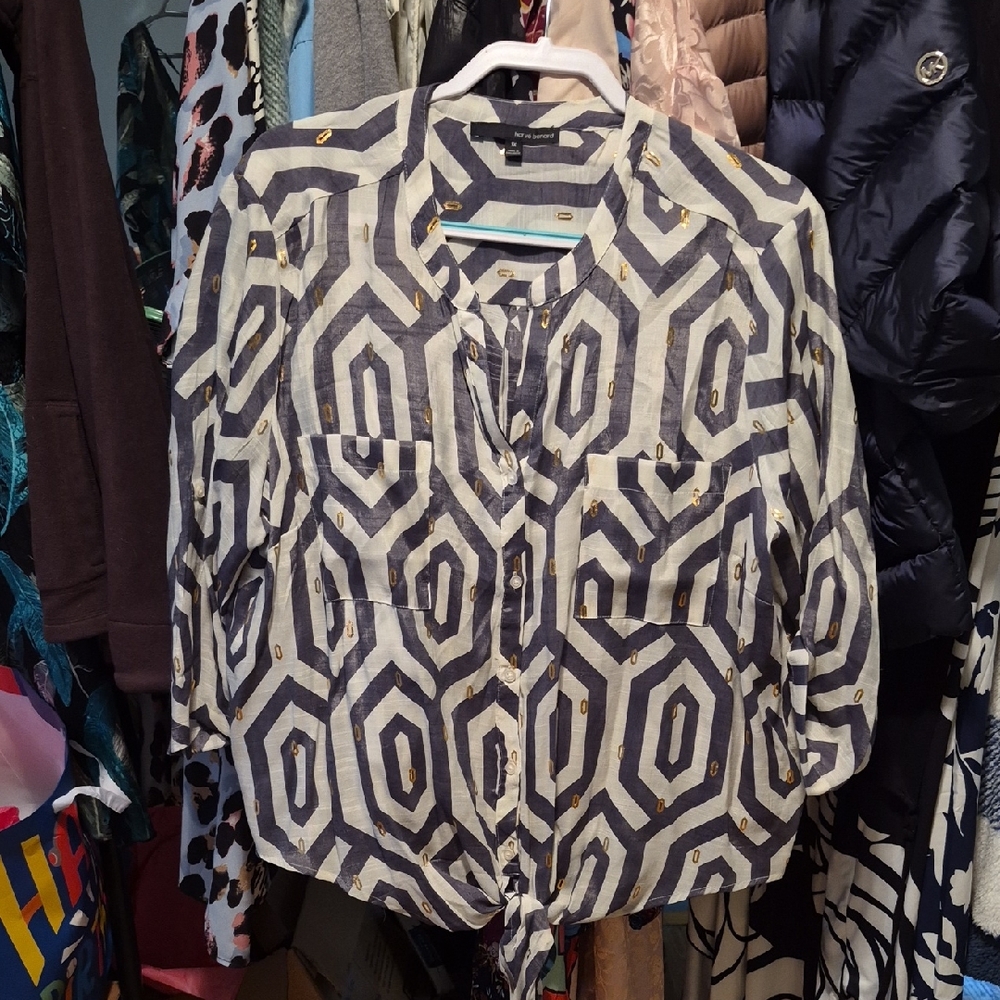 Harve Benard Navy and White Geometric Blouse